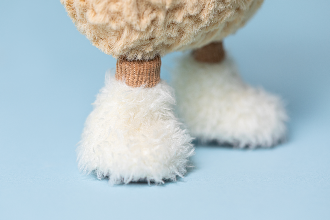 Jellycat Amuseables Peanut 'Après Ski'