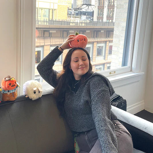 Squishable Snacker Peach
