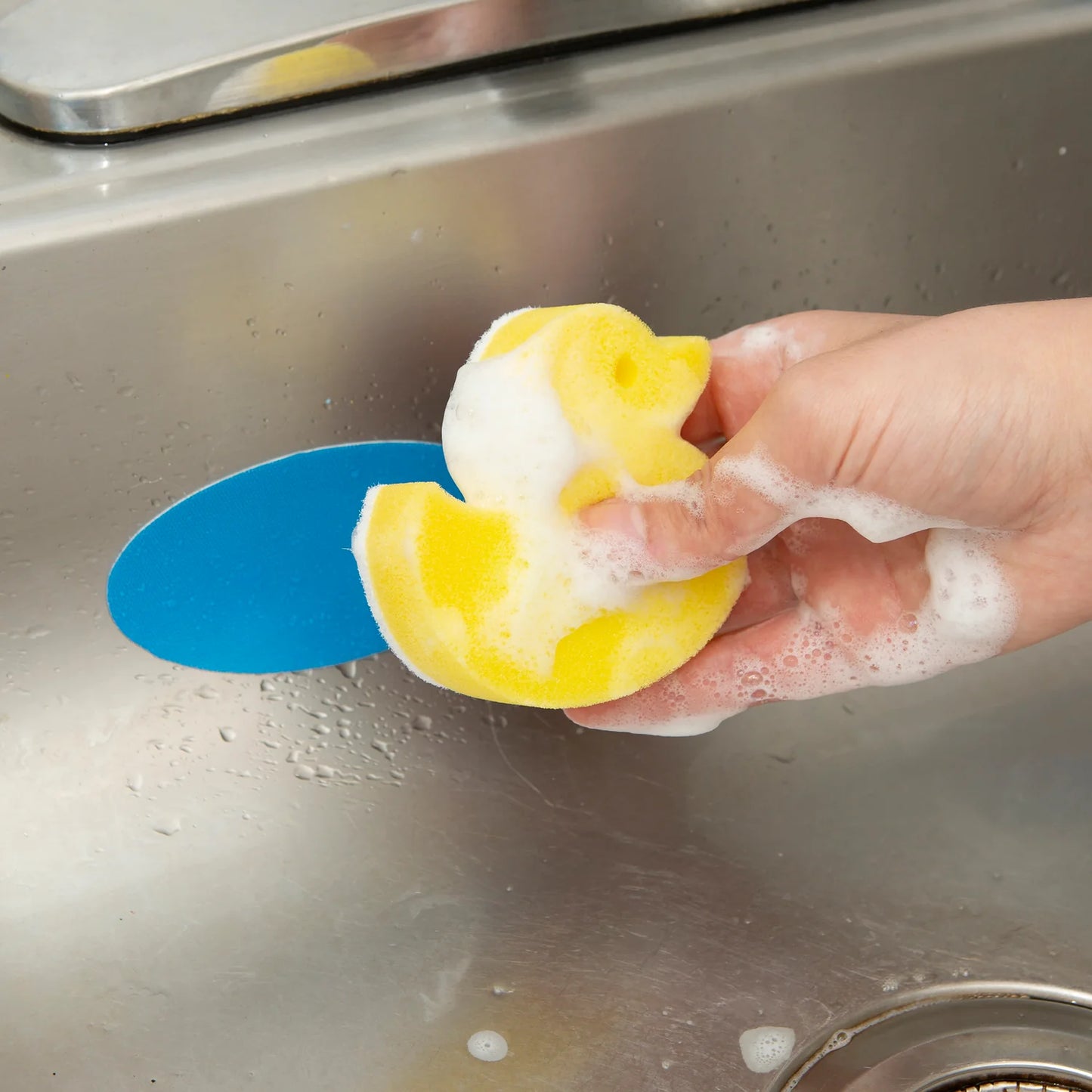 Kikkerland Duck Sponge