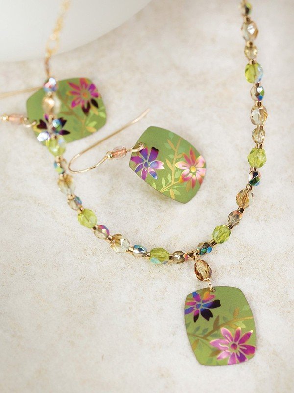 Holly Yashi Meadow Beaded Necklace